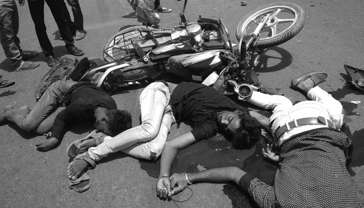 నల్లగొండ జిల్లాలో ఘోర ప్రమాదం.. ముగ్గురు యువకులు దుర్మరణం