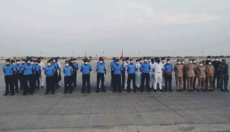 పీఎం కేర్స్ కొవిడ్ ఆస్ప‌త్రికి 57 మంది స‌భ్యుల‌ నేవీ వైద్య బృందం