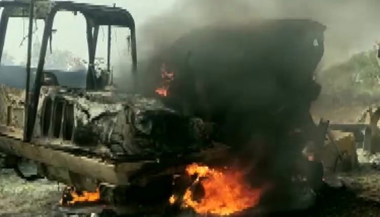 వాహనాలను తగులబెట్టిన మావోయిస్టులు