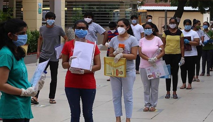 నీట్‌ పీజీ యథాతథం.. నేడు అడ్మిట్‌ కార్డుల విడుదల