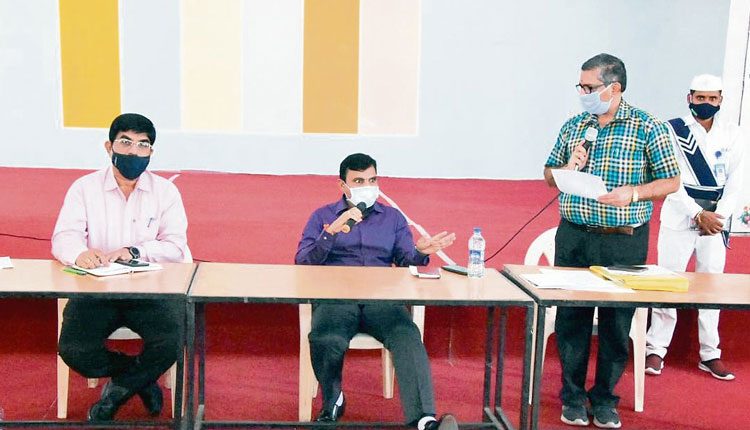 కొవిడ్‌ బాధితులకు మెరుగైన సేవలు అందించాలి