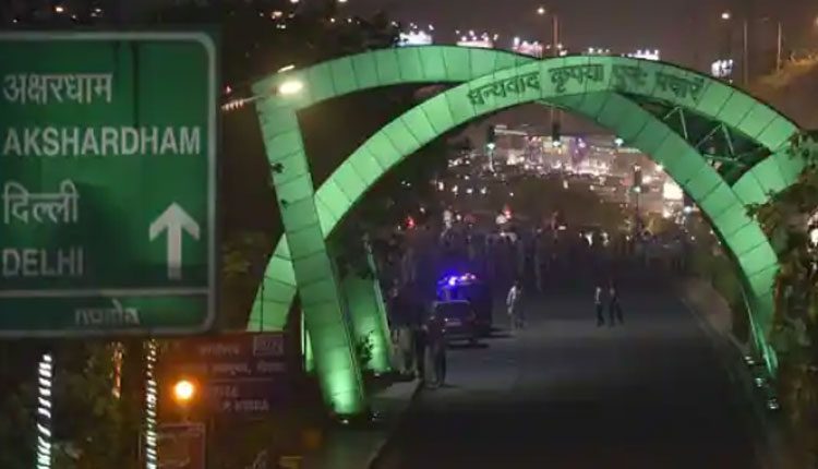 నోయిడాలో నేటి నుంచి నైట్‌ కర్ఫ్యూ