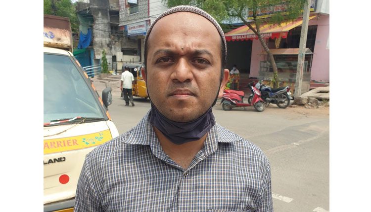 ఆక్సిజ‌న్ సిలిండర్ల బ్లాక్ మార్కెటింగ్‌.. ముగ్గురు అరెస్టు