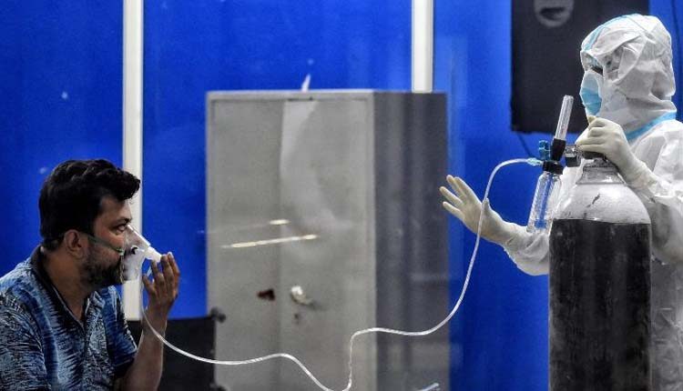 ఆక్సిజన్‌ లీకేజీ.. సిబ్బంది అప్రమత్తతతో తప్పిన పెను ప్రమాదం