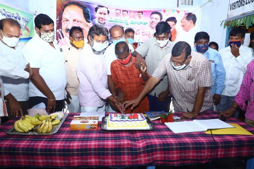 రాజకీయాలకు వన్నె తెచ్చిన ఈశ్వరన్న