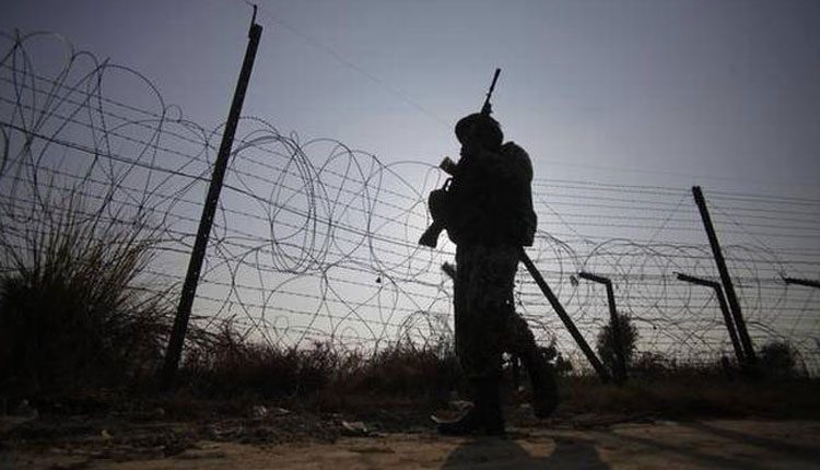 పాక్ డ్రోన్ల‌పై బీఎస్ఎఫ్ ద‌ళాలు కాల్పులు