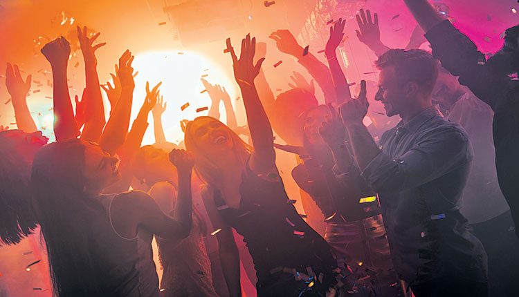 పబ్బులా.. కరోనా అడ్డాలా?