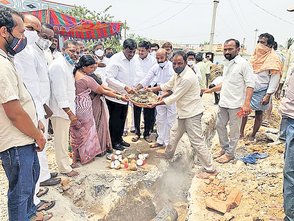 గ్రామాల అభివృద్ధికి ప్రభుత్వం కృషి