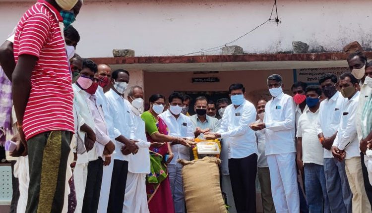 కొనుగోలు కేంద్రాలను సద్వినియోగం చేసుకోవాలి