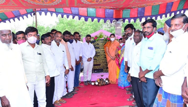 పల్లెలు పచ్చదనంతో కళకళలాడాలి