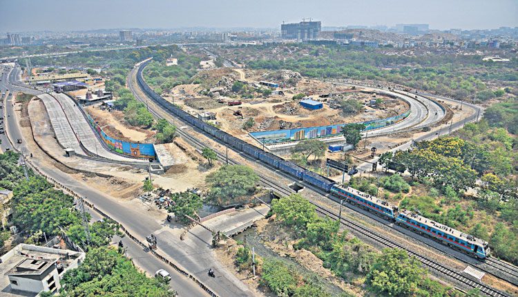 విశ్వనగరం కోసం కనీవినీ ఎరుగని రీతిలో పనులు