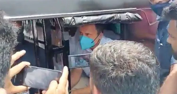 ఆటోలో ప్ర‌యాణించిన రాహుల్ గాంధీ.. వీడియో వైర‌ల్