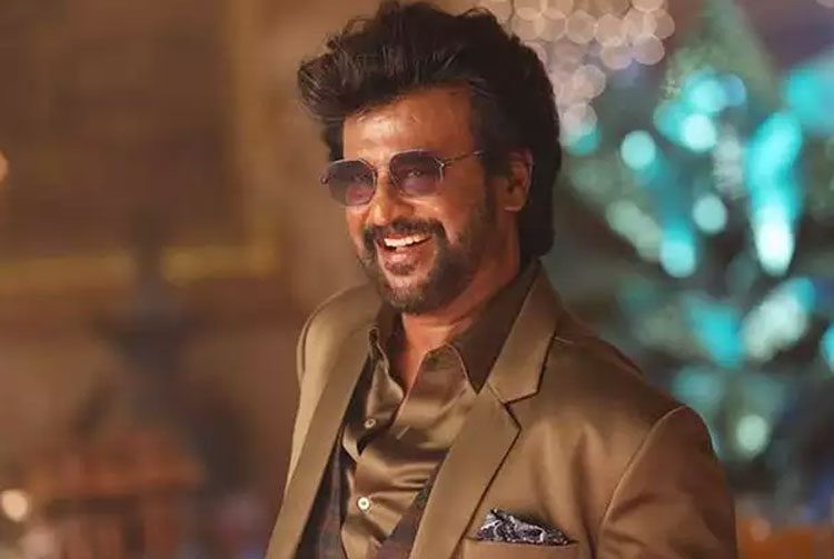 నెల రోజులు హైద‌రాబాద్‌లోనే ర‌జినీకాంత్‌