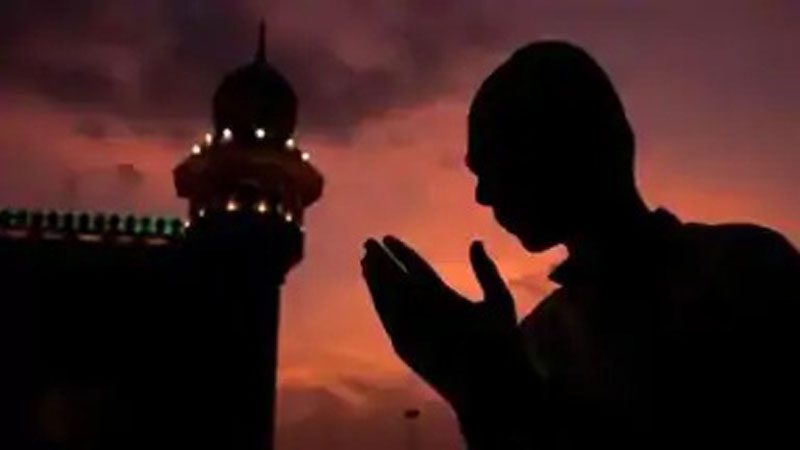 ముస్లింలు గంట ముందే వెళ్లొచ్చు