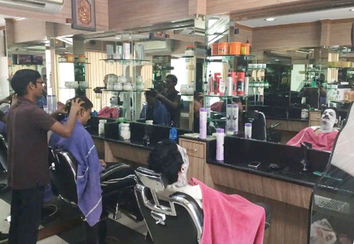 హెయిర్‌సెలూన్లు, దోభీఘాట్ల‌కూ ఉచిత విద్యుత్‌