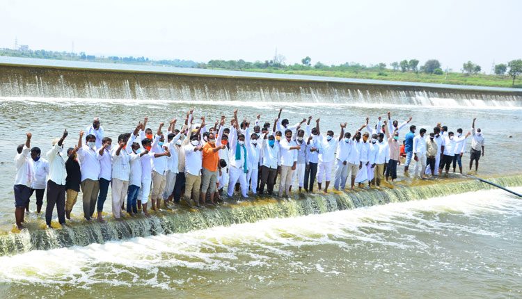 గోదావరి జలాలతో సస్యశ్యామలం