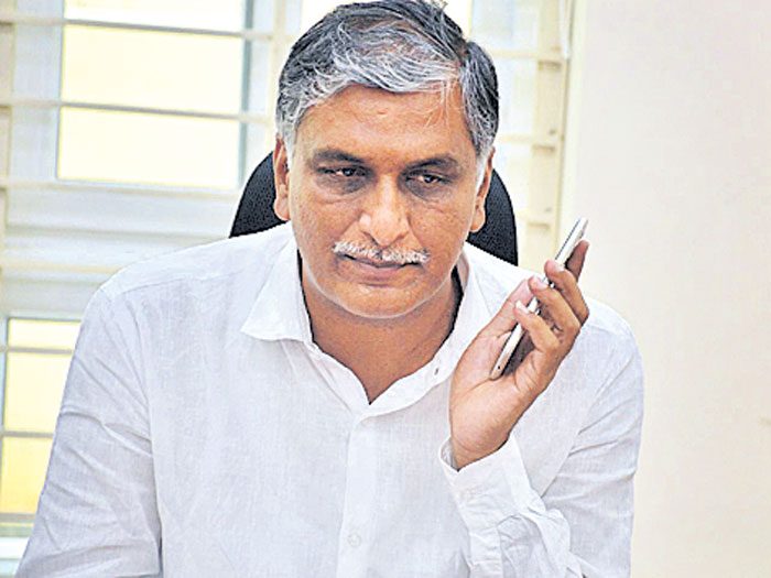 సమ్మర్‌ స్పెషల్‌గా నెక్లెస్‌ రోడ్డు