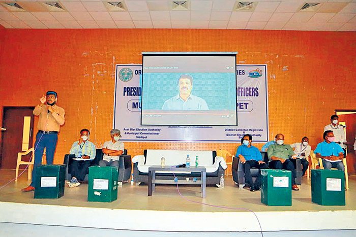 ఎన్నికల్లో జాగ్రత్తగా వ్యవహరించాలి