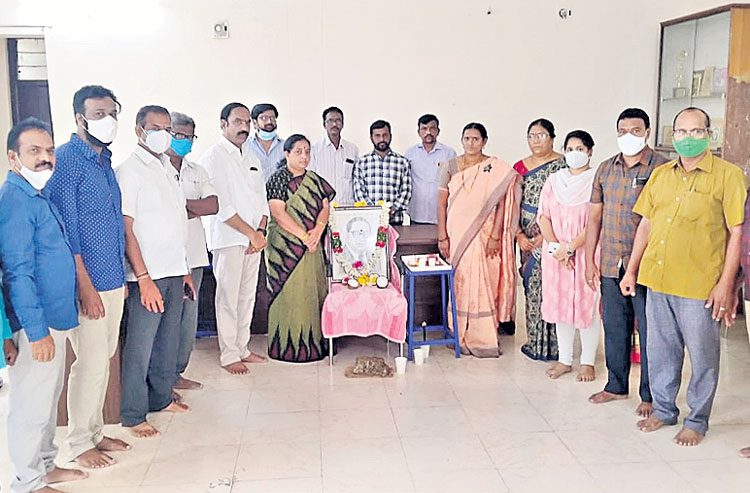 అంబేద్కర్‌ జీవితం స్ఫూర్తిదాయకం