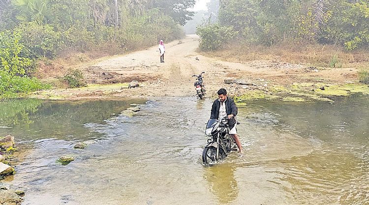 బ్రిడ్జిల నిర్మాణంతో తీరనున్న తిప్పలు