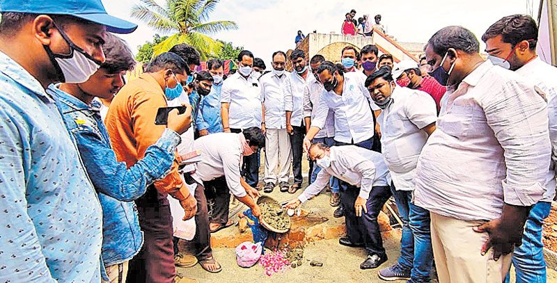 గ్రామాలను అన్ని రంగాల్లో అభివృద్ధి చేస్తాం
