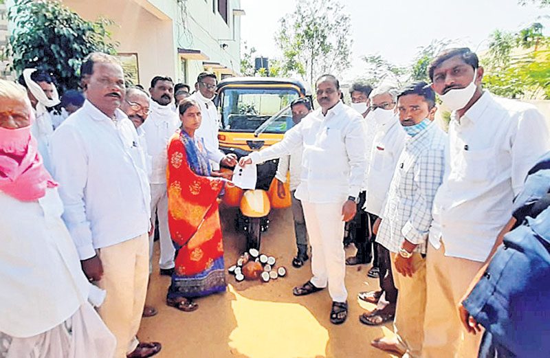 ప్రభుత్వ పథకాలను సద్వినియోగం చేసుకోవాలి