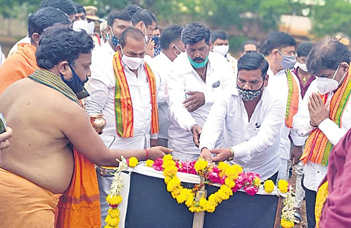 గోమాతను కాపాడుకోవాలి