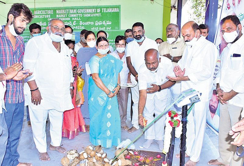 ప్రతి గింజనూ కొంటాం