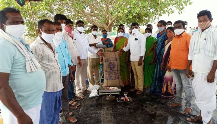 కేంద్రాలతో రైతులకు మేలు