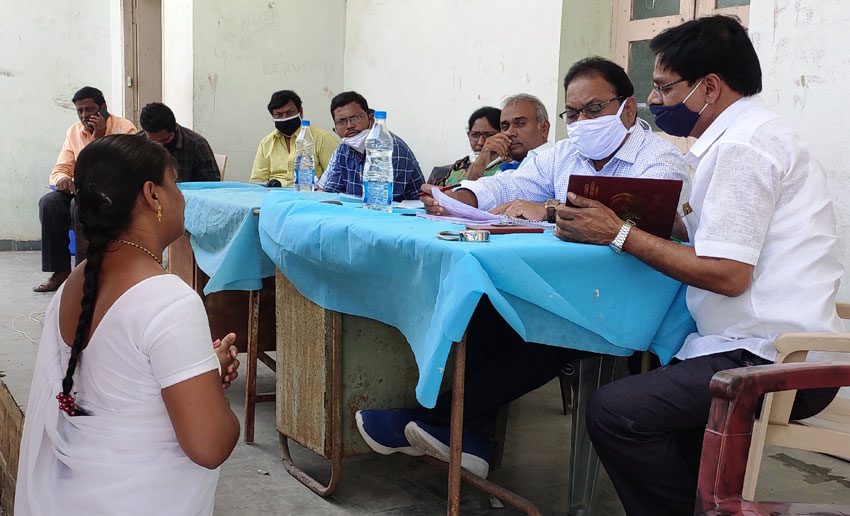 కరోనా పట్ల అప్రమత్తంగా ఉండాలి : డీఎంహెచ్‌ఓ