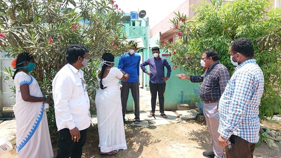 కరోనా టీకా తప్పక తీసుకోవాలి