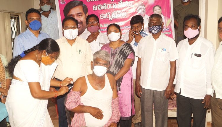 45 ఏండ్లు నిండితే వ్యాక్సిన్‌ వేయించుకోవాలి