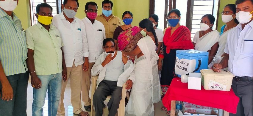 ప్రతి ఒక్కరూ కరోనా వ్యాక్సిన్‌ వేయించుకోవాలి