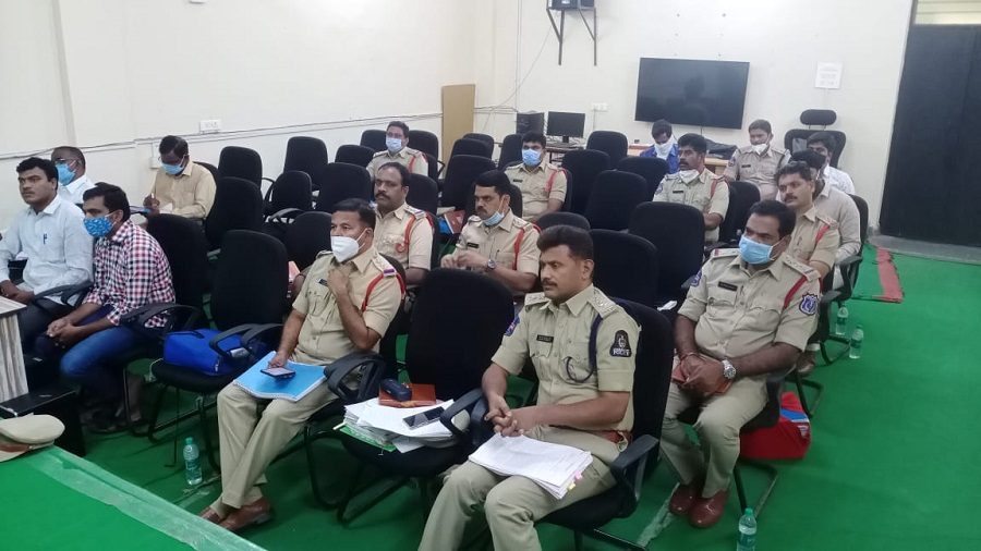 నేరాల నియంత్రణకు నిరంతర నిఘా