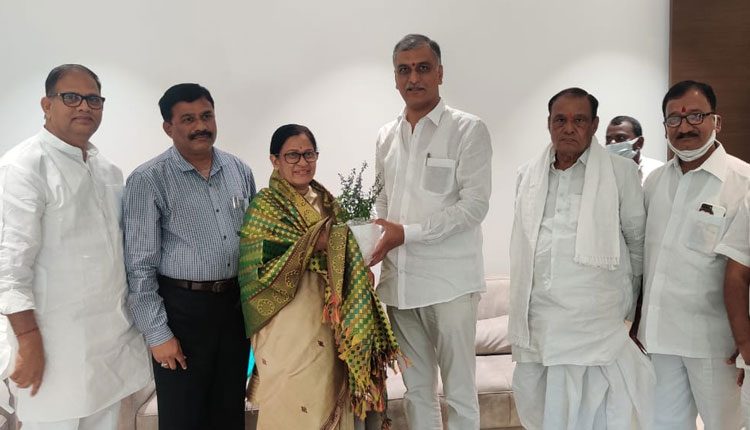 సంగారెడ్డి జెడ్పీ మరిన్ని అవార్డులు సాధించాలి: మంత్రి హరీశ్ రావు