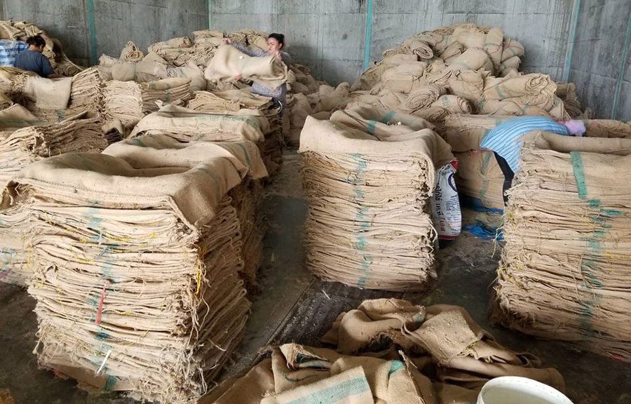 గన్నీబ్యాగులు సిద్ధం