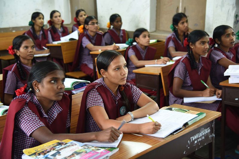 సర్కారు విద్యే సమస్యలకు పరిష్కారం