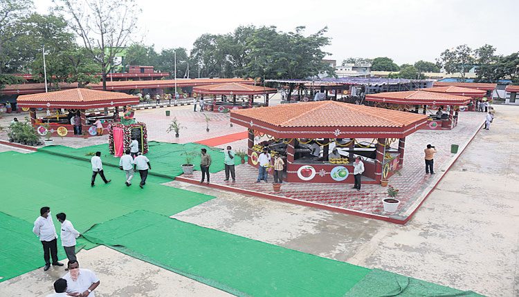 మేడ్చల్‌ జిల్లాలో.. 13 సమీకృత మార్కెట్లు