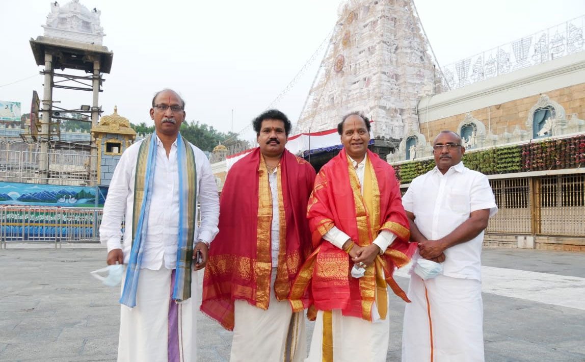 తిరుమల‌ శ్రీవారిని దర్శించుకున్న రాష్ట్ర పర్యాటక కార్యదర్శి