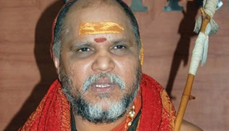 తెలంగాణ‌, ఏపీ ప్ర‌భుత్వాల‌కు విశాఖ శార‌దా పీఠాధిప‌తుల సూచ‌న