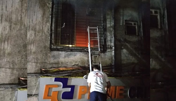 దవాఖానలో అగ్నిప్రమాదం.. నలుగురు రోగులు మృతి