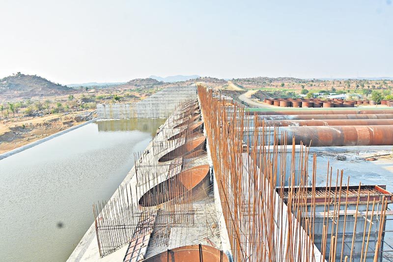 జీవనదుల్లా పాలమూరు వాగులు