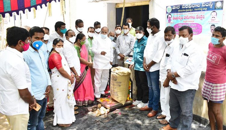 దళారులను నమ్మి మోసపోవద్దు