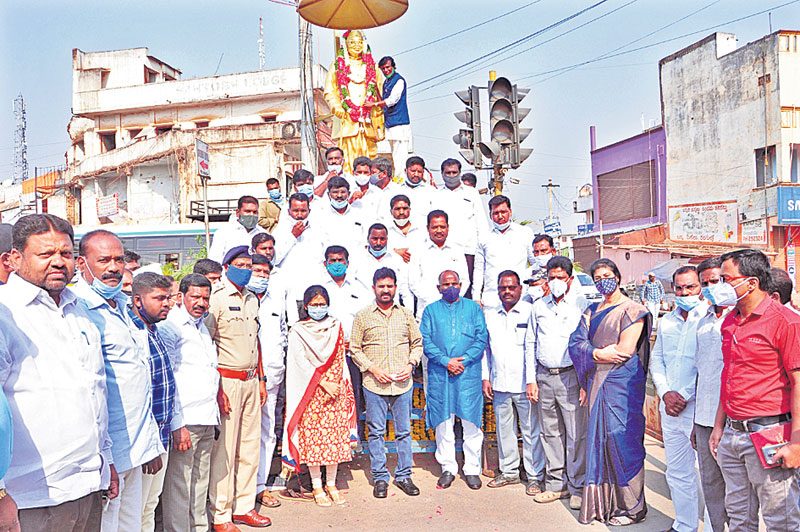 జగ్జీవన్రామ్ అడుగుజాడల్లో నడువాలి
