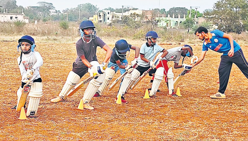 మనోళ్లు.. విదేశాల్లో..