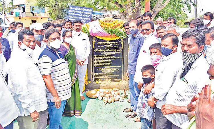 ప్రతి తండాకు బీటీ రోడ్డు, పంచాయతీ భవనం నిర్మిస్తాం