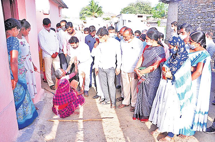 దశల వారీగా గ్రామాల అభివృద్ధి