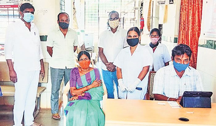 టీకా తప్పనిసరిగా వేయించుకోవాలి