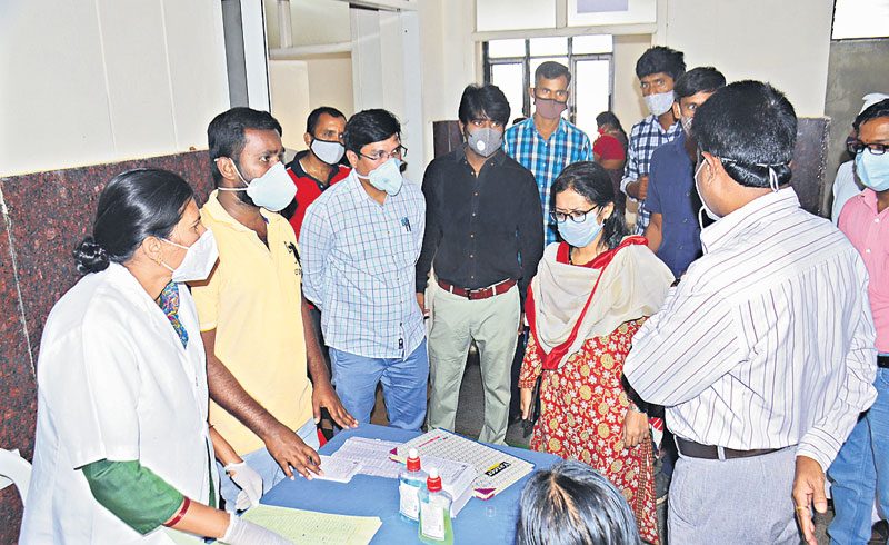 45 ఏండ్లు దాటితే.. వ్యాక్సిన్‌ ఇవ్వండి