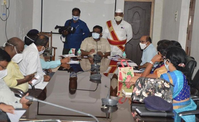 వైద్యుల సేవలు అభినందనీయం